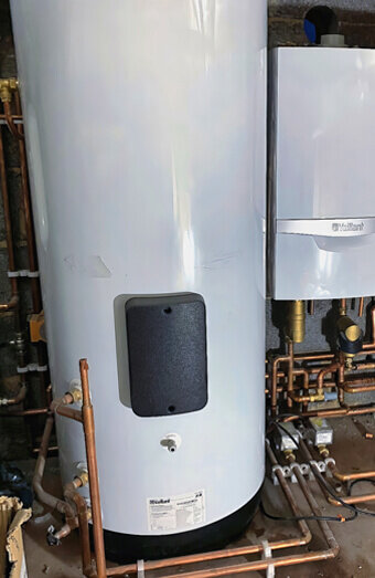 https://plumberbeechboro.com.au/uploads/2025/06/hot-water-410504.jpg